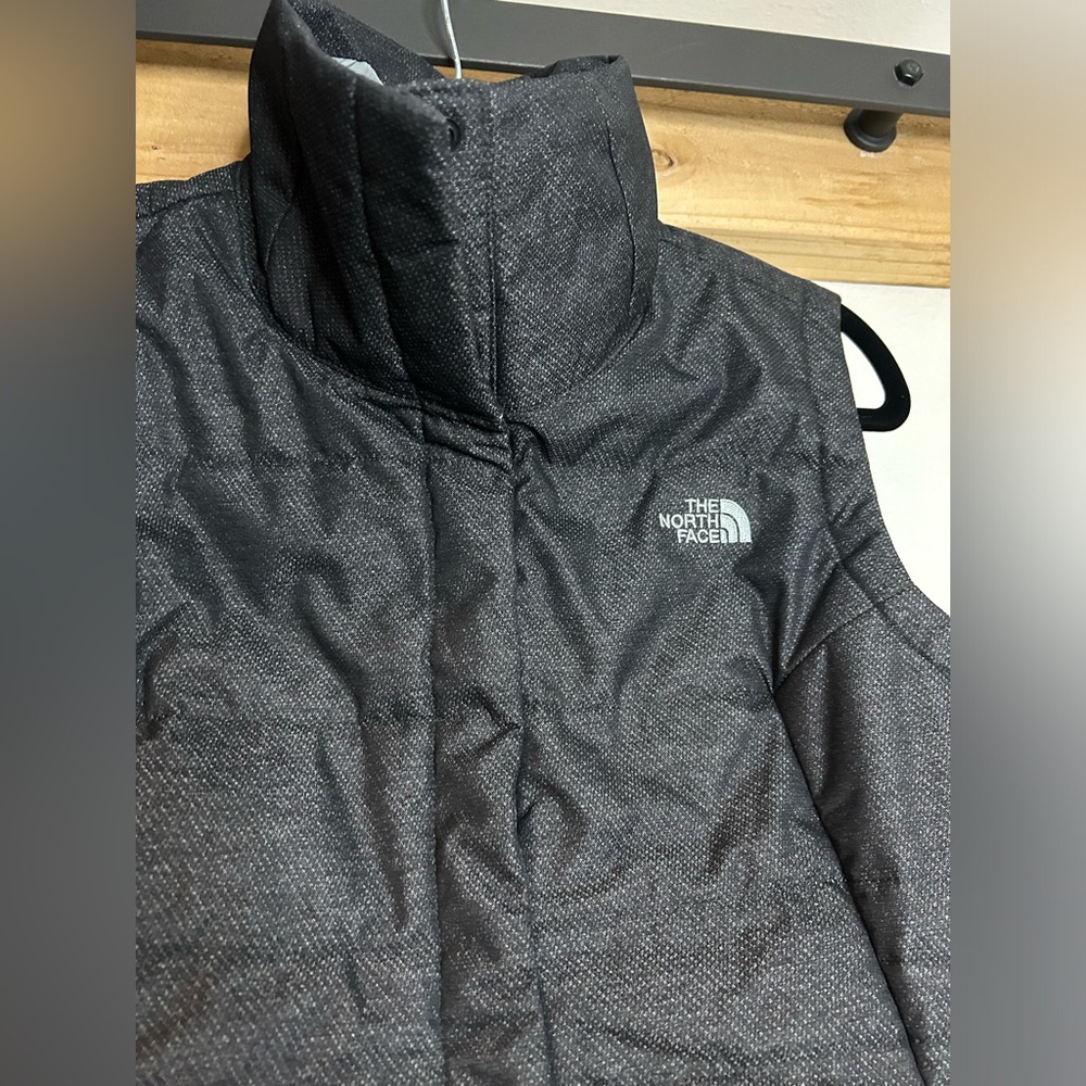 EUC THE NORTH FACE SNAP FRONT VEST SIZE MEDIUM - Picture 2 of 5